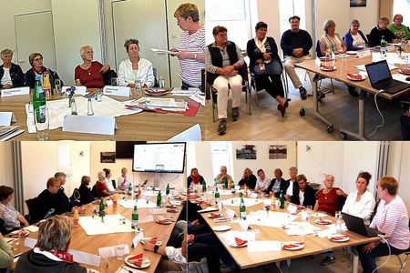Collage von sieben Bildern: Sie zeigen verschiedene Blickwinkel und Teilnehmende einer kleinen Konferenz in einem Saal.